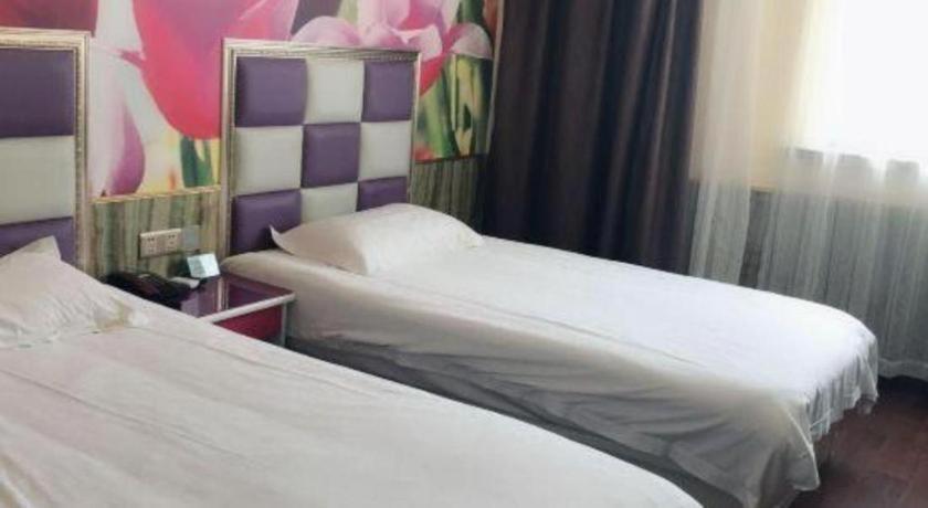 Ease Chuanhuan Nan Road Chuansha Metro Station Hotel 2*