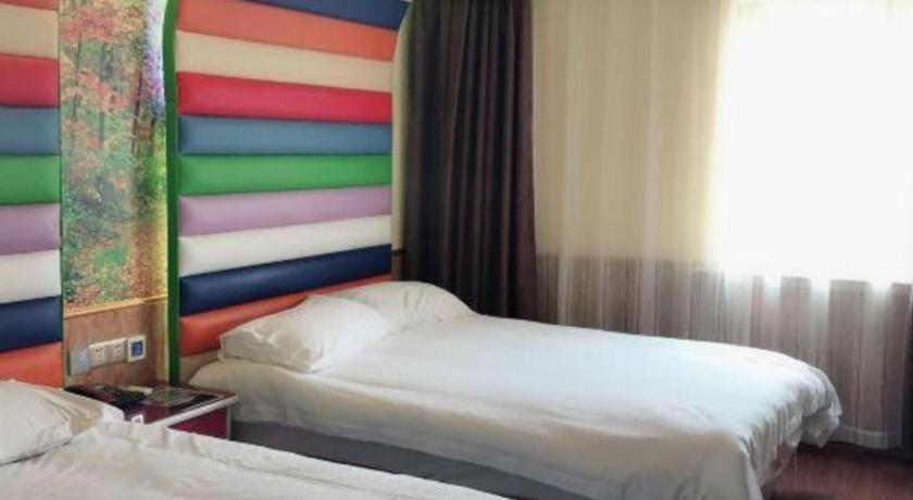 Ease Chuanhuan Nan Road Chuansha Metro Station Hotel