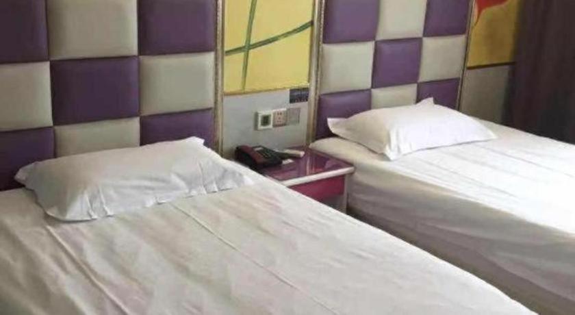 Ease Chuanhuan Nan Road Chuansha Metro Station Hotel