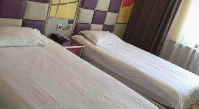 Ease Chuanhuan Nan Road Chuansha Metro Station Hotel 2*